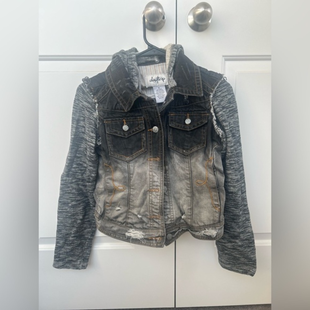 Daytrip Distressed Denim Jacket w/ Hooded Knit Sleeves Dark Blue Ombre – NWOT- S - Picture 1 of 8